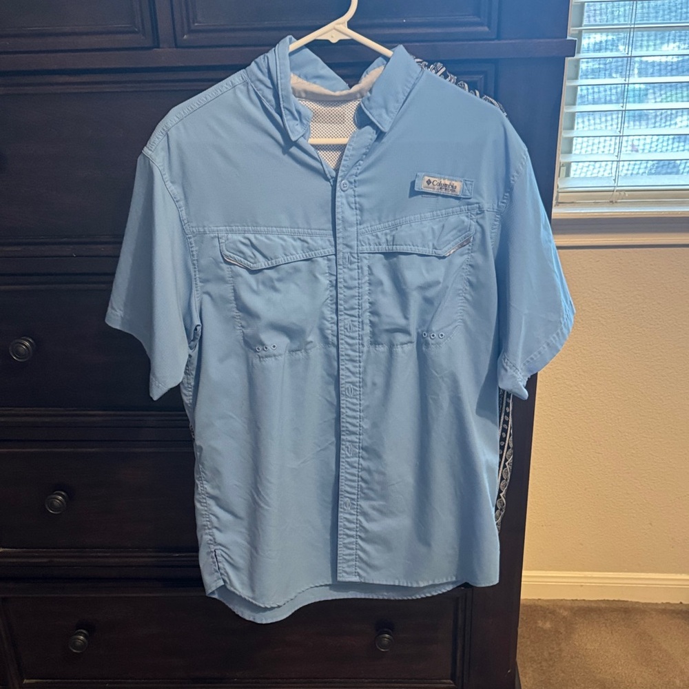 Columbia Men's Sky Blue Casual Button Down Shirt